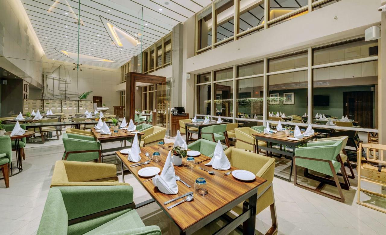 The Fern Residency Karad Ξενοδοχείο Εξωτερικό φωτογραφία